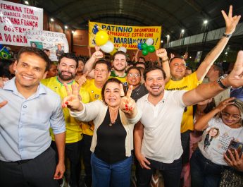 Professora Maria do Carmo se emociona com carinho dos moradores da zona Sul