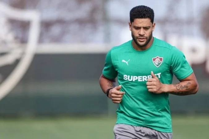 Hulk inicia trabalhos e treina pela primeira vez no Fluminense