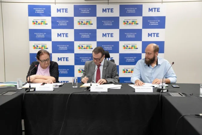 58% dos empregados formais têm jornada de 41 a 44 horas semanais