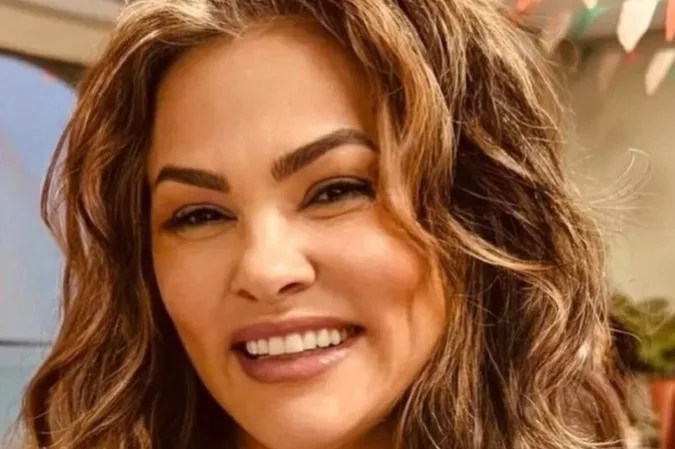 Suzana Alves relembra depressão após sucesso como Tiazinha: “Tinha medo”