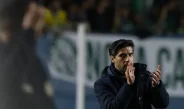 Abel se desculpa por gesto na Libertadores e exalta reservas do Palmeiras