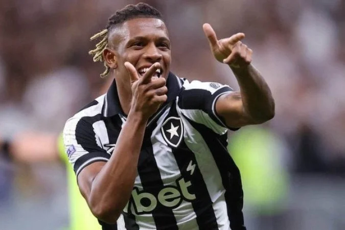 Palmeiras sinaliza com proposta para Danilo, que vira dúvida até a Copa