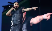 Drake se torna o primeiro artista a estrear três álbuns em 1º, 2º e 3º lugar na Billboard 200
