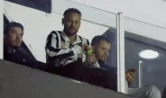 Neymar, do Santos, reage ao ser questionado sobre edema