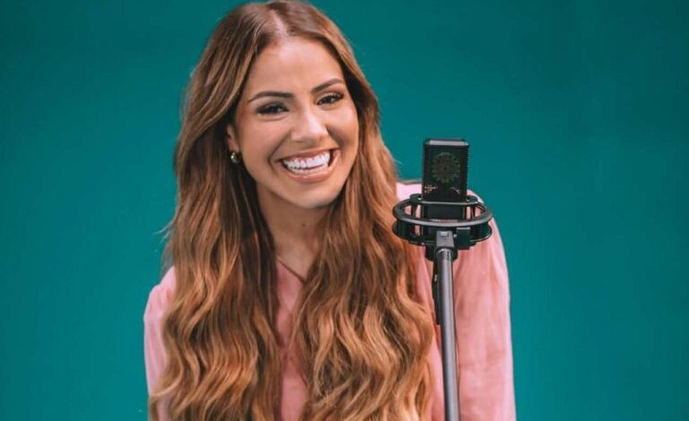 Gabriela Rocha supera Anitta e Luísa Sonza como a cantora mais ouvida do Brasil