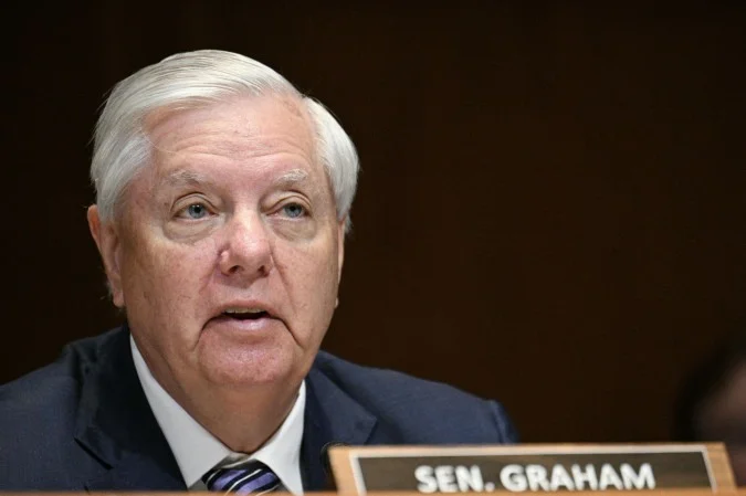 Morre aos 71 anos o senador Lindsey Graham, um dos principais aliados de Trump