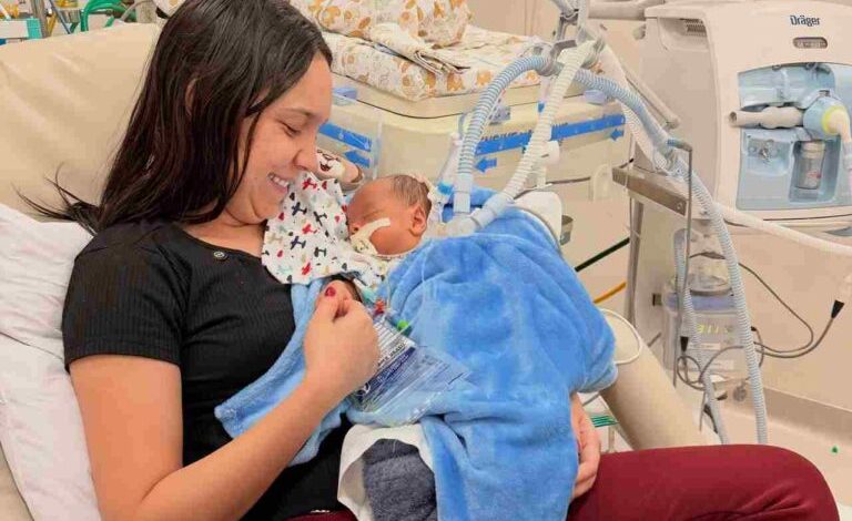 Vitória Souza celebra avanço na saúde do filho que passa a respirar sem aparelhos