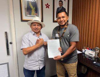 Deputado Sinésio Campos articula reconhecimento que fortalece a Associação Indígena Tikunas de Coari e o direito dos povos originários