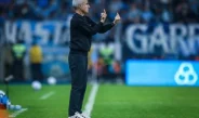 Luís Castro enaltece atuação do Grêmio contra Fluminense