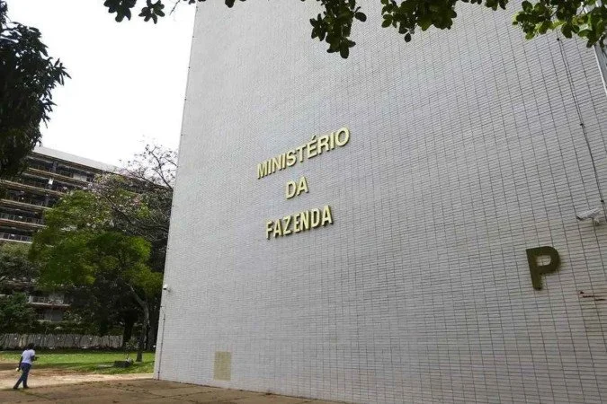 Governo central registra deficit de R$ 48,2 bi em junho, informa Tesouro