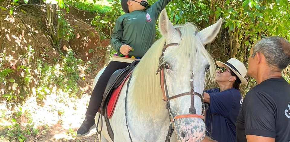 Dia Nacional da Equoterapia: na gestão do coronel Vinícius Almeida, Cavalaria ampliou atendimento a pessoas com deficiência