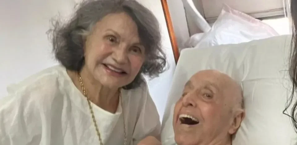 Rosamaria Murtinho mostra Mauro Mendonça em leito e preocupa fãs