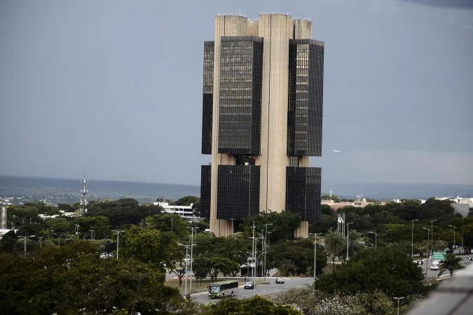 Mais de R$ 5,1 bilhões estão esquecidos em bancos, aponta Banco Central