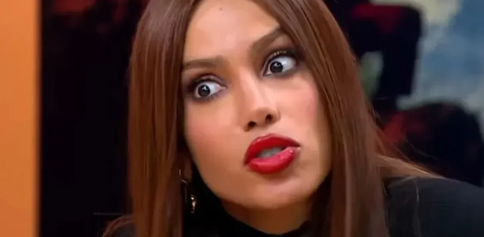 Anitta interrompe Cissa Guimarães ao vivo: ‘Vai deixar eu terminar’