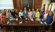 Professora Maria do Carmo apresenta prévia de plano de governo em encontro com comerciantes do Estado