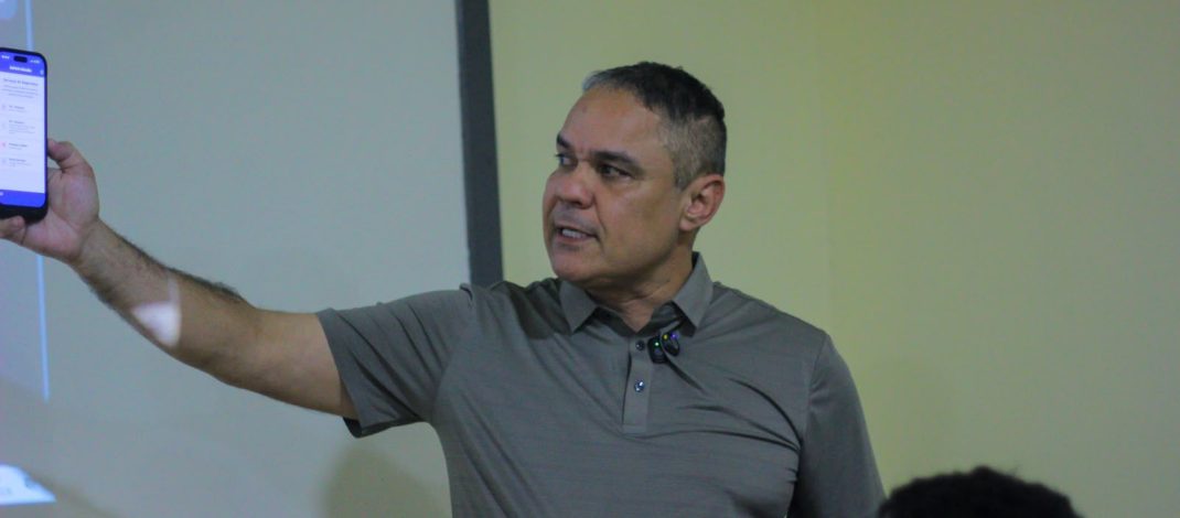 “População foi prejudicada”, diz coronel Vinícius Almeida sobre delegacia digital barrada por delegado Péricles