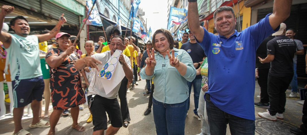 A vez da mulher: Professora Maria recebe apoio durante reunião no Tarumã e caminhada no Centro
