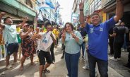 A vez da mulher: Professora Maria recebe apoio durante reunião no Tarumã e caminhada no Centro