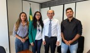 Cléia Branches articula em Brasília avanço de projeto que prevê piso salarial para servidores da Educação