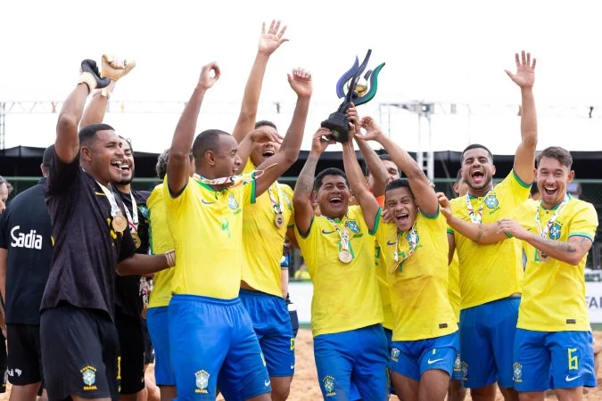 Brasil vence Copa das Nações de Beach Soccer no masculino e no feminino