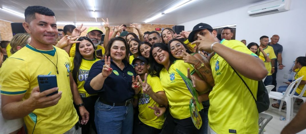 Professora Maria cresce em Manaus com apoio da população que quer mudança