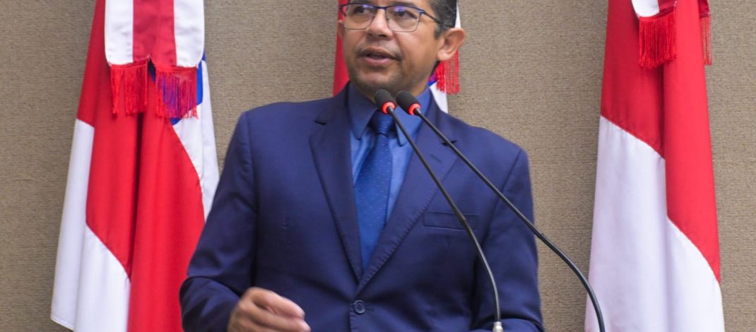 João Luiz solicita audiência pública para discutir aumento nas faturas da Águas de Manaus