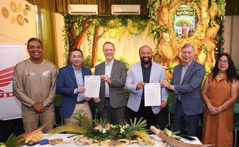 Moto Honda firma Termo de Cooperação com Secretaria de Educação de Manaus para fortalecer iniciativas ambientais