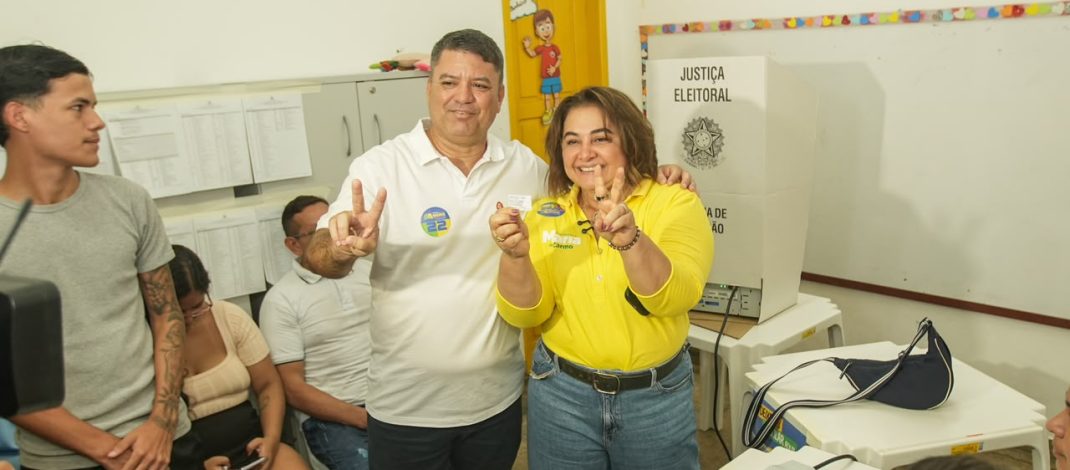 Professora Maria vota e diz estar otimista com resultado do primeiro turno das Eleições 2026