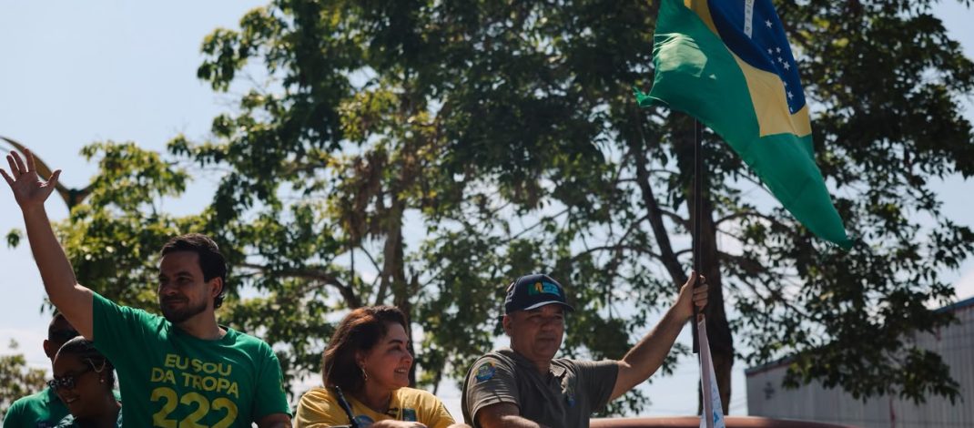 Motocarreata da Vitória: Professora Maria e Capitão Alberto Neto agitam Manaus de Norte a Sul em última ação de rua